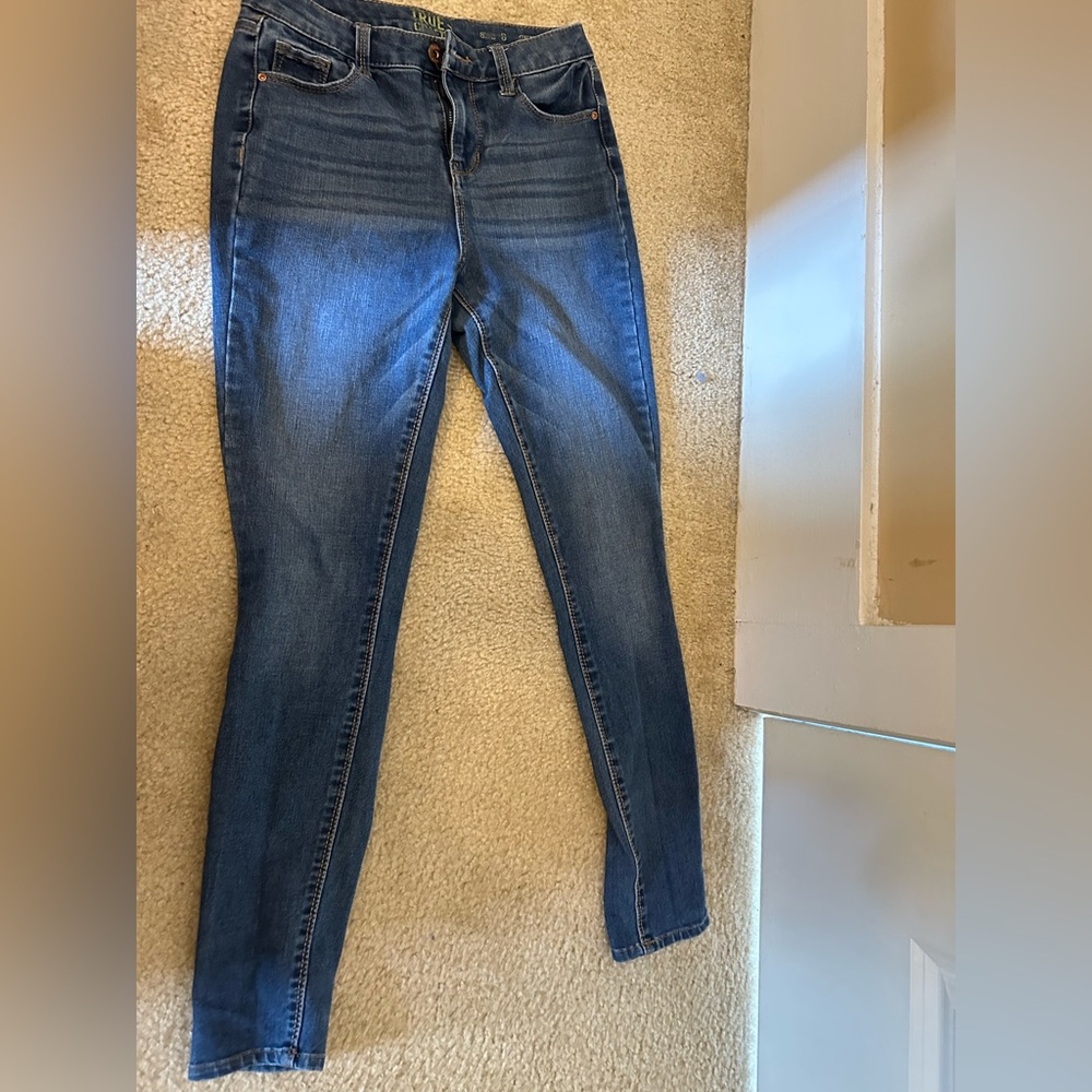 Blue skinny jeans